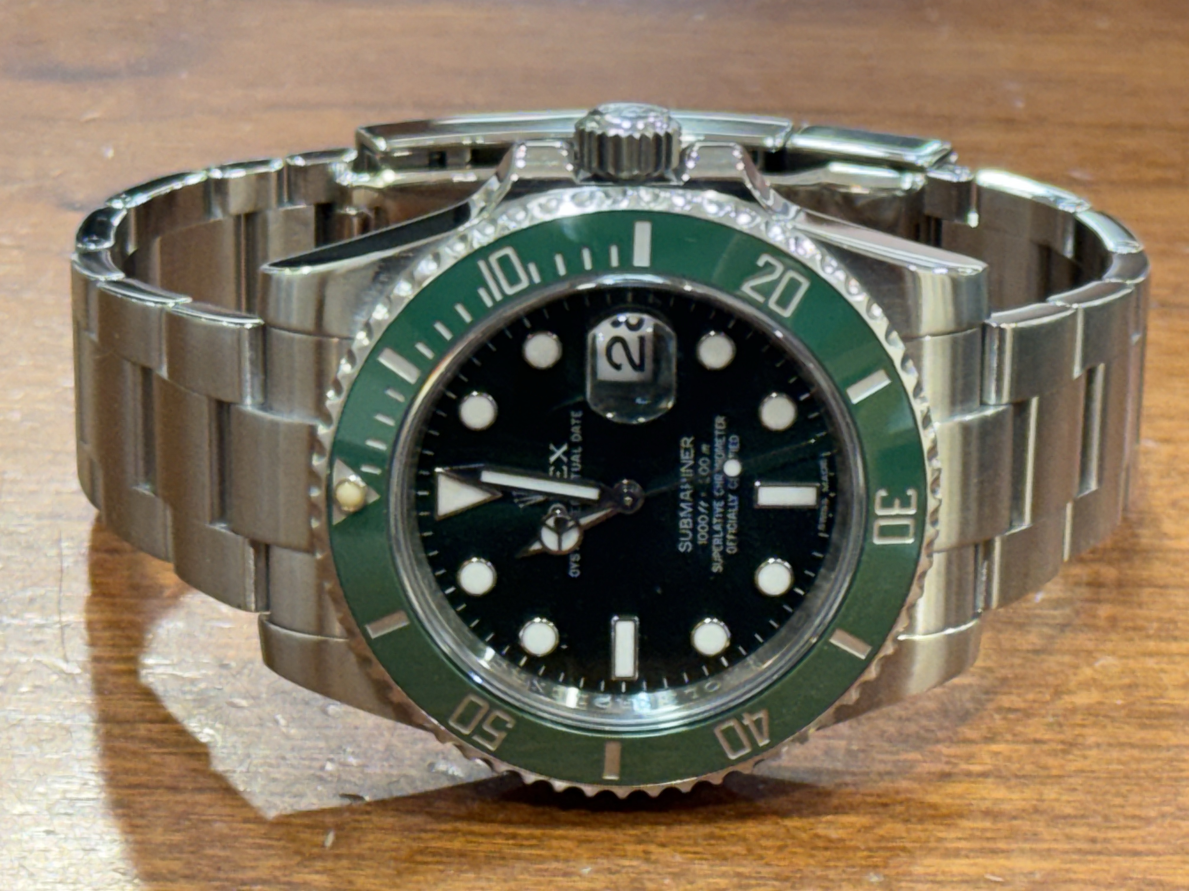 ROLEX SUBMARINER REF: 116710LV  